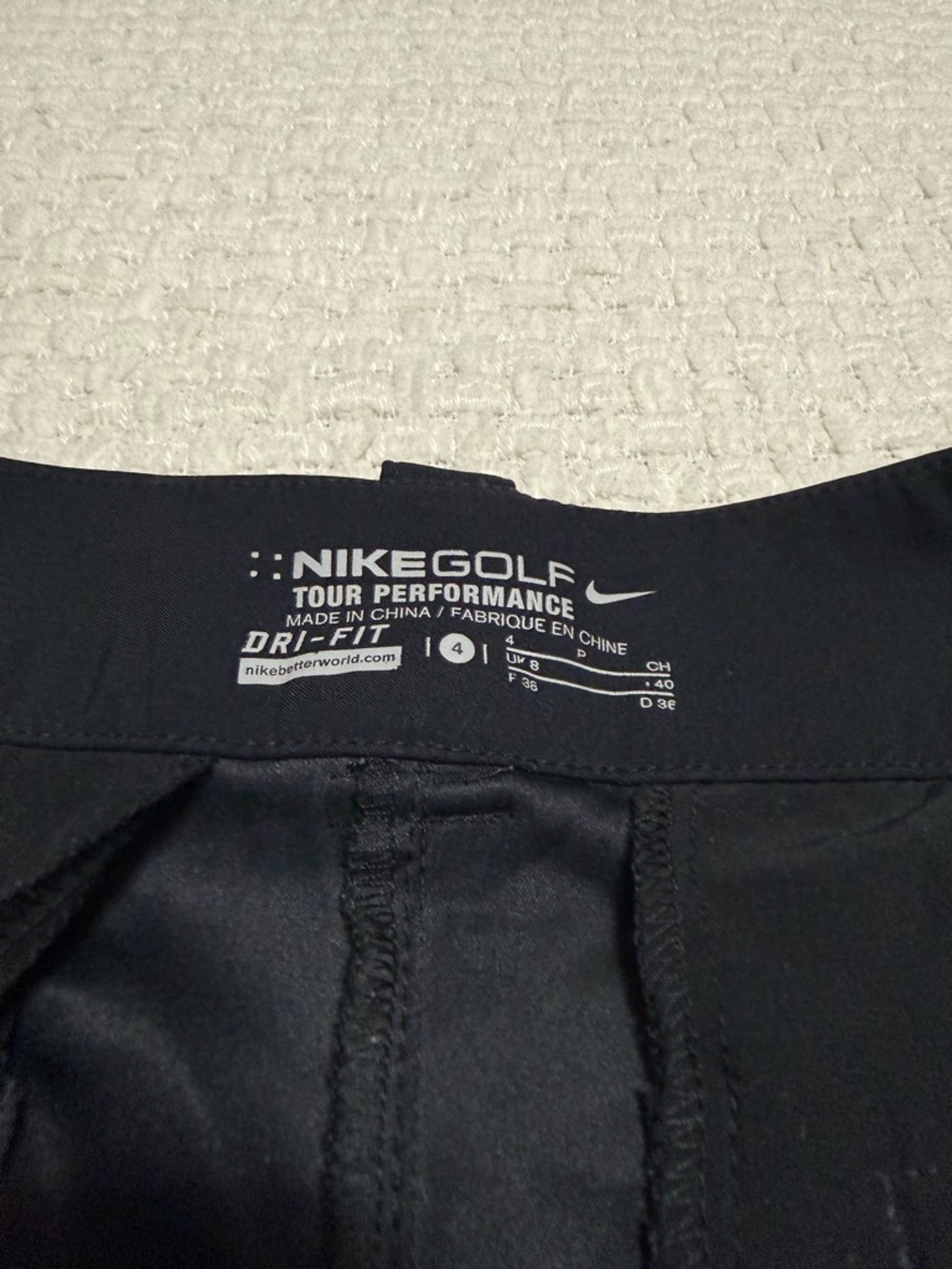 Nike Dri-Fit tour performance golf shorts. Size 4. Black. 🏌️‍♀️⛳️
